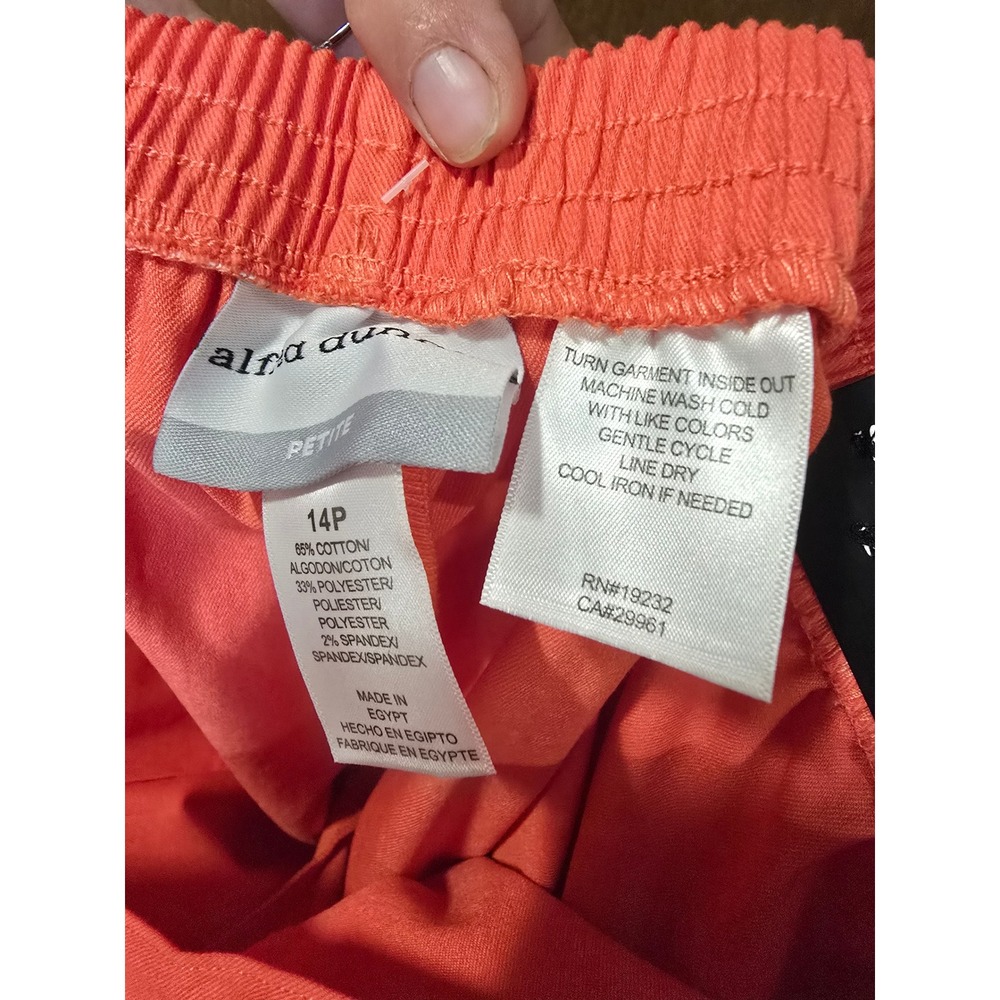 Alfred Dunner Petite Coral Orange Eyelet Lace Hem Capri Pants Size 14P NWT - Picture 2 of 6
